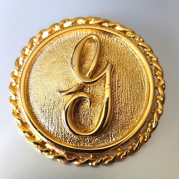 Vintage Jewelry - Signed LETTER G BROOCH VINTAGE INITIAL G